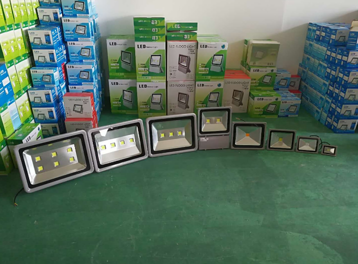 đèn pha led